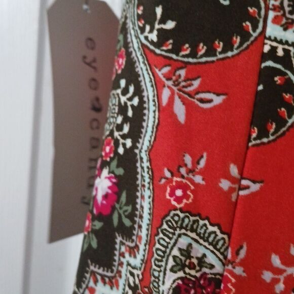 Eye Candy cold shoulder paisley butter soft midi dress   Sz M  NWT - Picture 8 of 9
